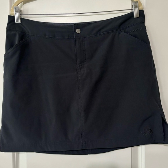 The North Face Apex Skort Skirt Black Athleisure Athletic Large Size 10 - Picture 1 of 12